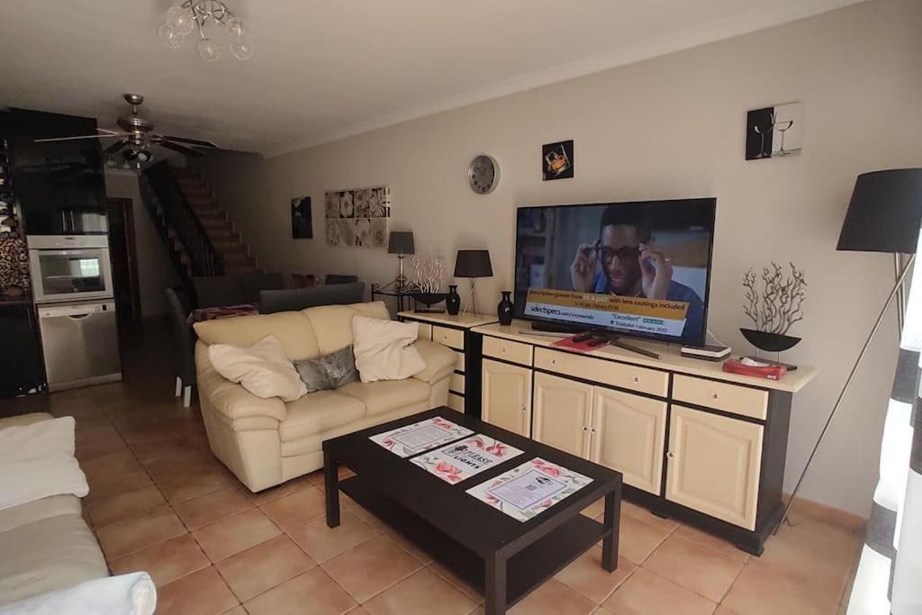 Casa Donn - El Sultan 63 - Luxury 3 Bed Villa With Fast Fibre Internet Corralejo Buitenkant foto